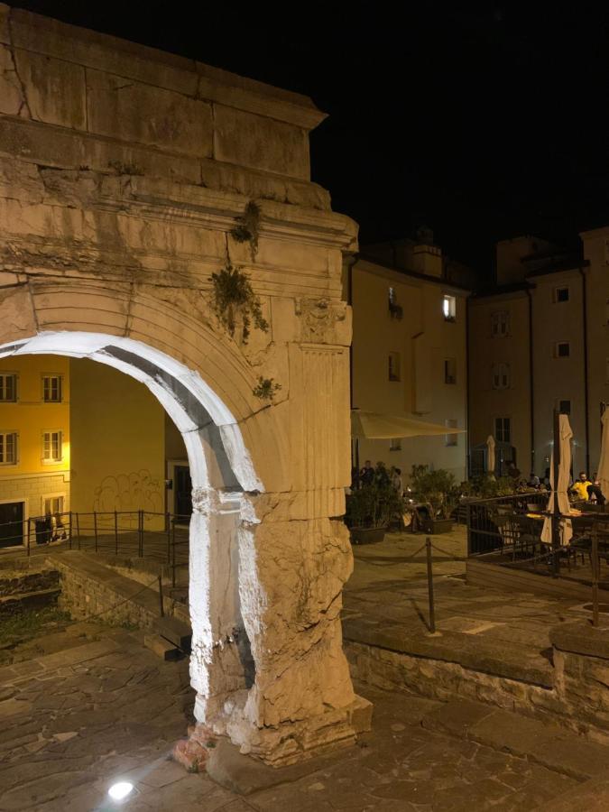 Casa Vacanze Ospitale2 Trieste Esterno foto